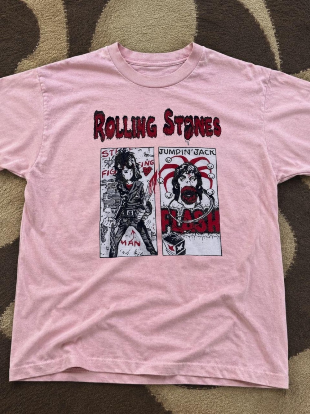 Gildan Pink Rolling Stones Graphic Tee with Red & Black Print